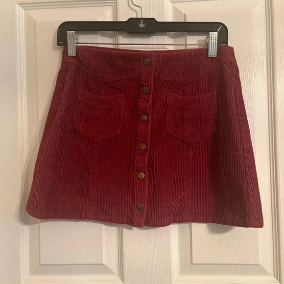 She + Sky Maroon/Burgandy Corduroy Mini Skirt - Picture 3 of 10